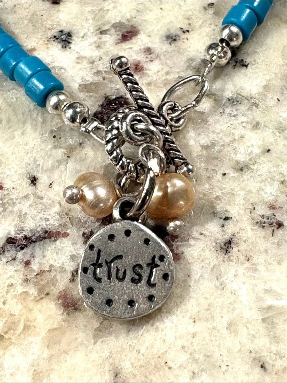 Token Charm Trust Turquoise Heishi & Freshwater Pearl Necklace Handmade - Picture 4 of 4
